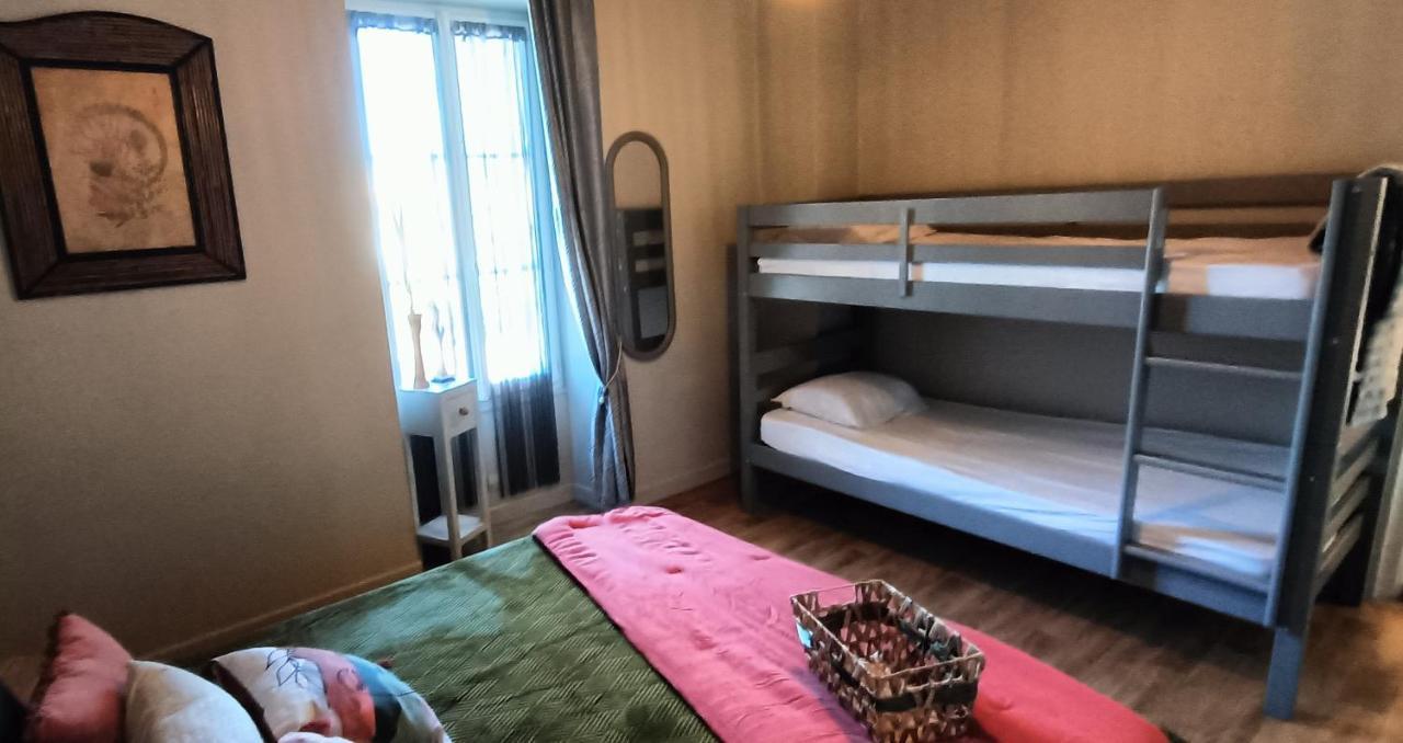 Les Douceurs Du Logis Bed & Breakfast La Garnache Екстериор снимка