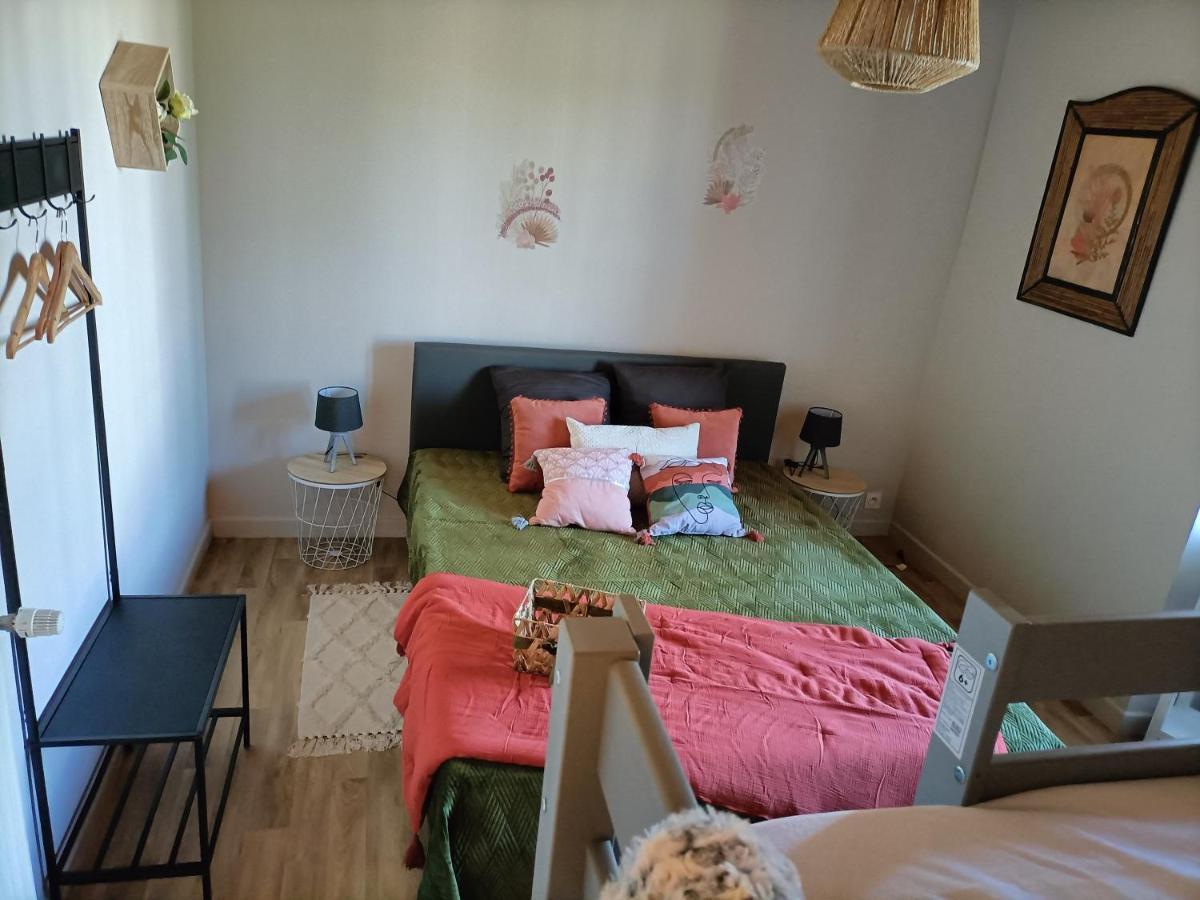 Les Douceurs Du Logis Bed & Breakfast La Garnache Екстериор снимка