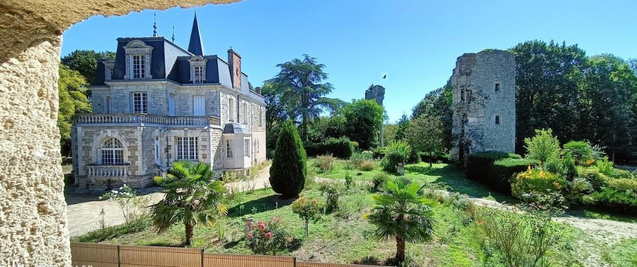 Les Douceurs Du Logis Bed & Breakfast La Garnache Екстериор снимка