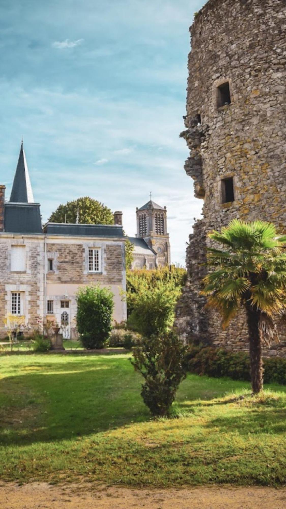 Les Douceurs Du Logis Bed & Breakfast La Garnache Екстериор снимка